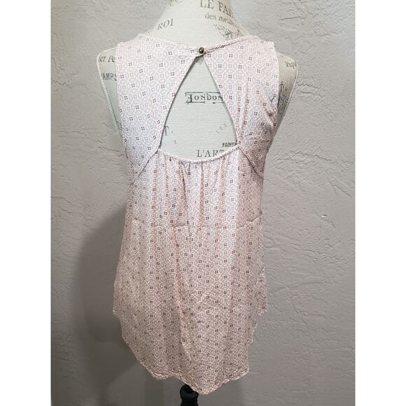 Gypsies & Moondust Floral Print Back Cut Out Sleeveless Tunic Shirt Top - Picture 3 of 8